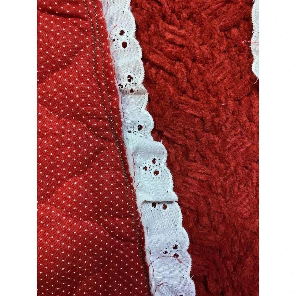 Vintage Christmas Quilted Placemats Roses Eyelet Lace  CottageCore Set Of  4
